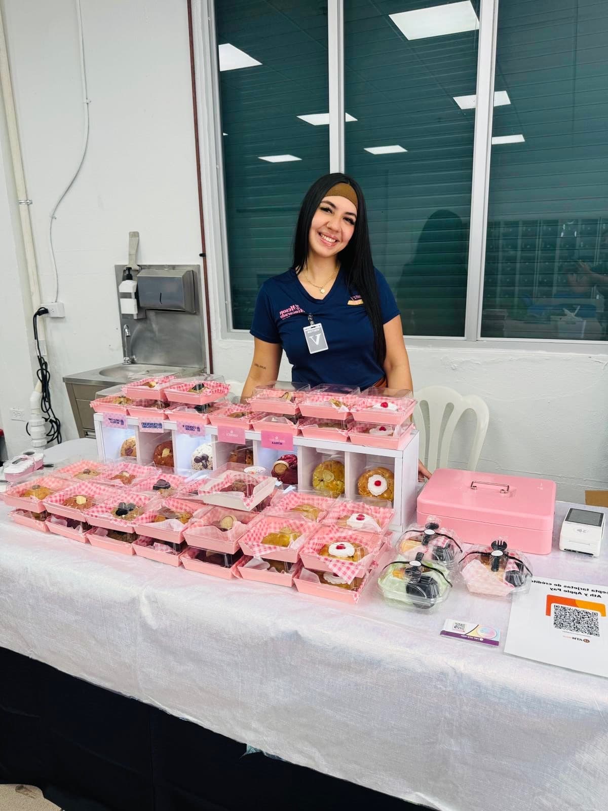 Mesa de evento con postres de El Mesón Azucarado